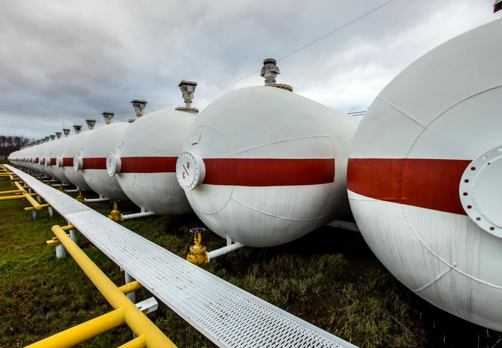 The plastic manufacturing process is what turns raw oil and natural gas into plastic products.