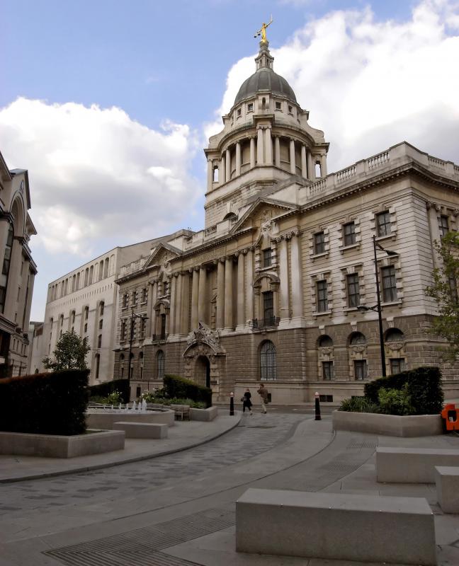 The Provisional Irish Republican Army detonated a roadside bomb outside of London's Old Bailey courthouse in 1973.
