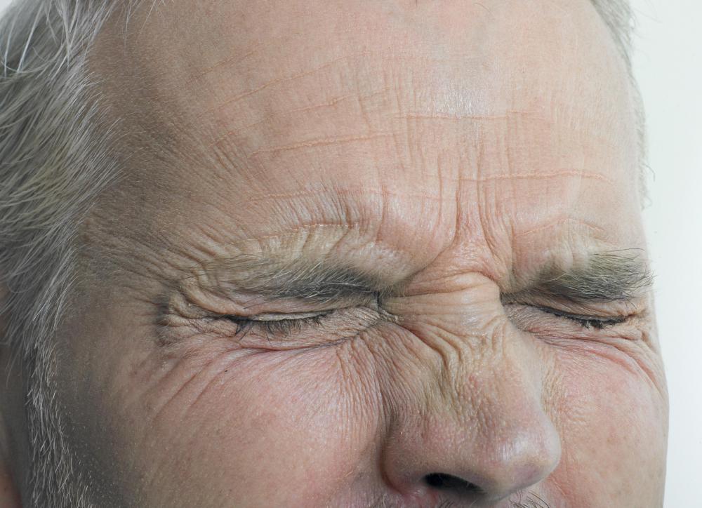 Anti-inflammatory drugs may help relieve eye pain associated with blepharoptosis.