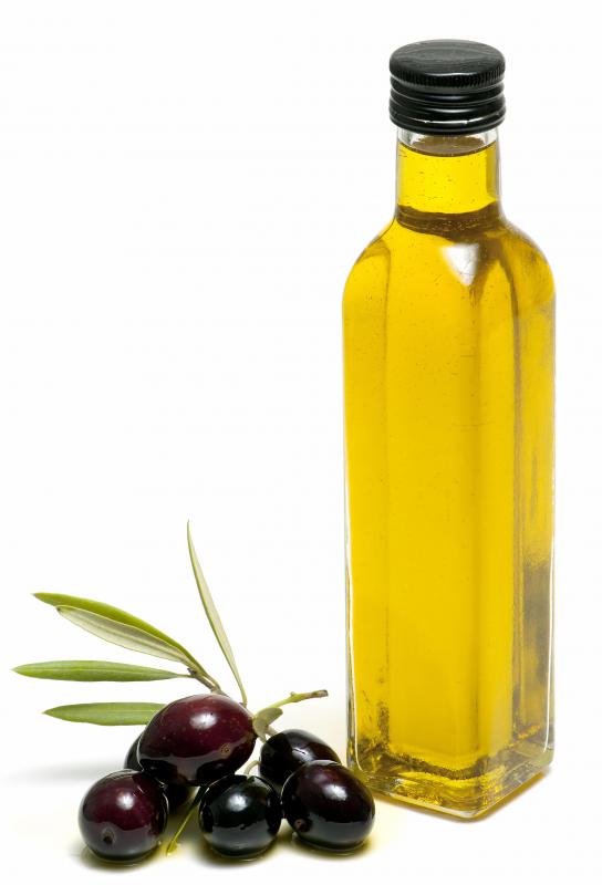 Massaging with olive oil can promote hair growth.