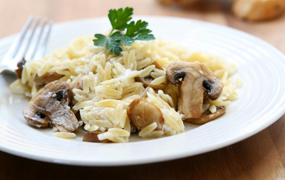 Orzo with mushrooms.