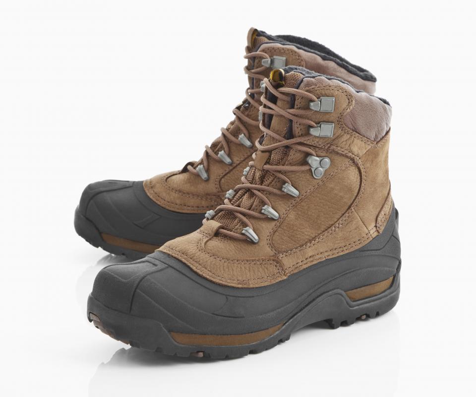 Outdoor boots covered in nubuck and rubber.