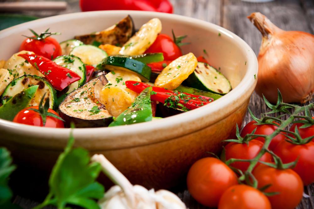 Squash, zucchini, and broccoli may be consumed on a renal diet.