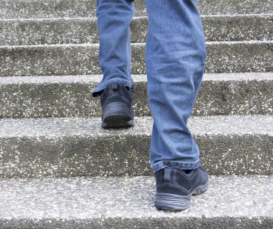 People suffering with bone spurs may have difficulty walking up and down stairs.