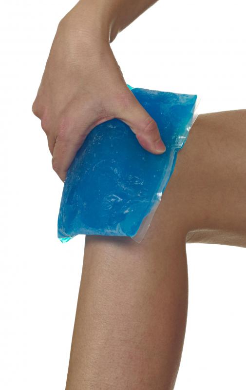 An ice pack may help relieve pain and swelling associated with a torn knee ligament.