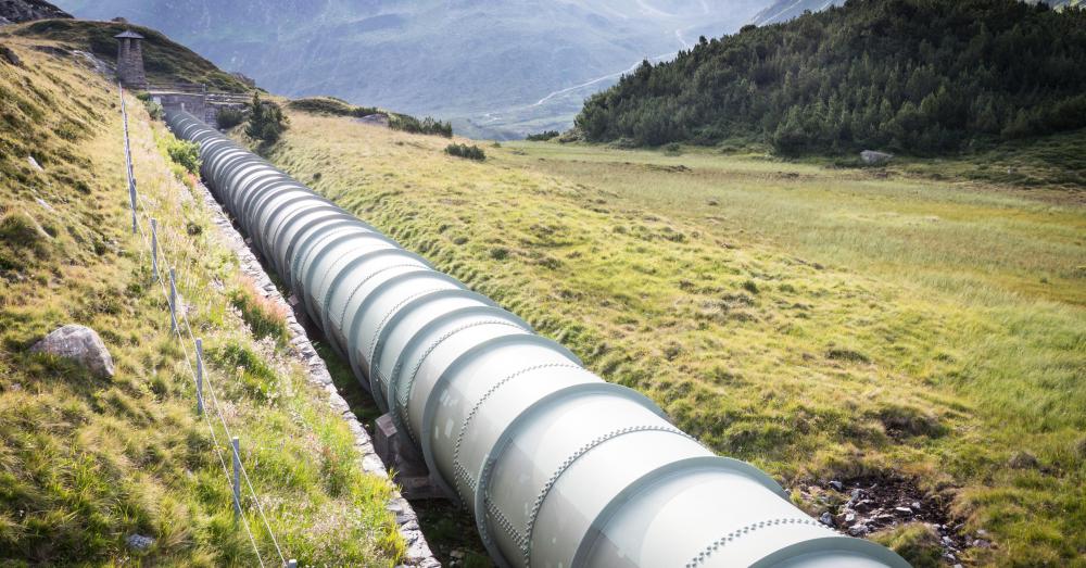 A bed of activated carbon, used as a filter, can be found in natural gas pipelines.