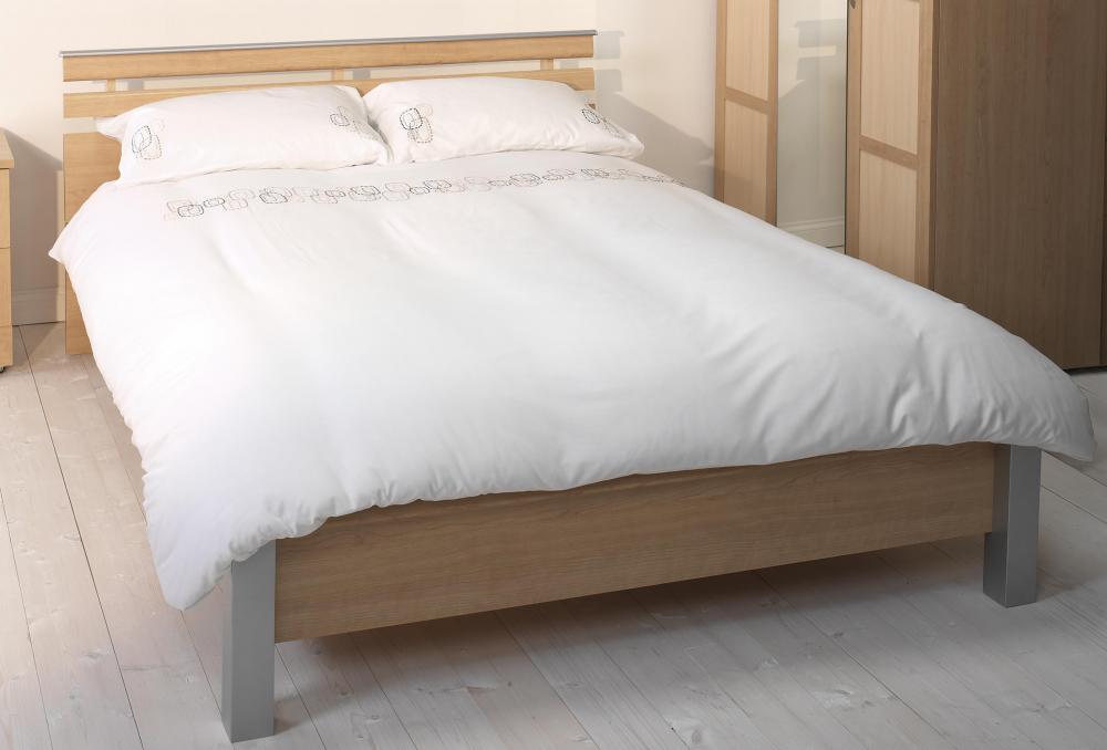 A hypoallergenic bedding set.