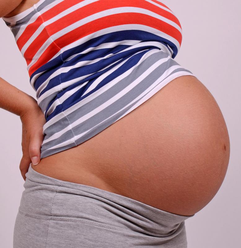 Dry skin may be a cause of hives during pregnancy.