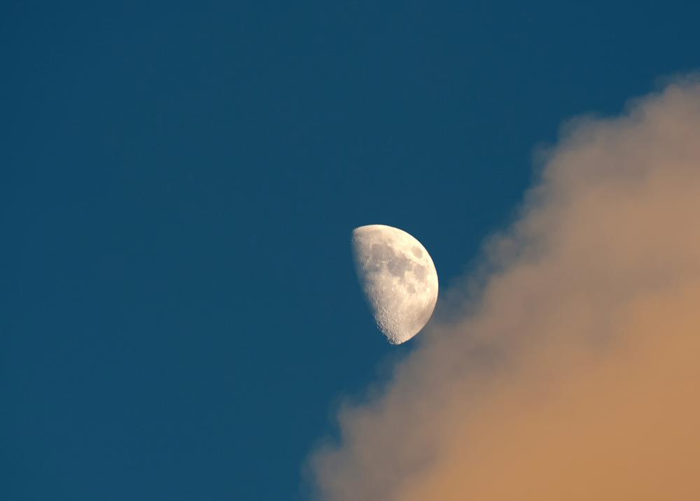 The Orion launch must be carefully timed in order for a lunar landing to be successful.