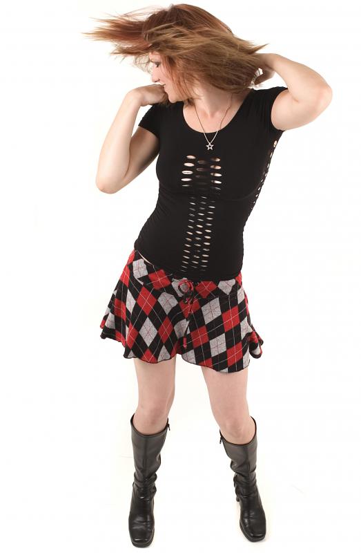 Emo clothing incorporates aspects of "punk" clothing.