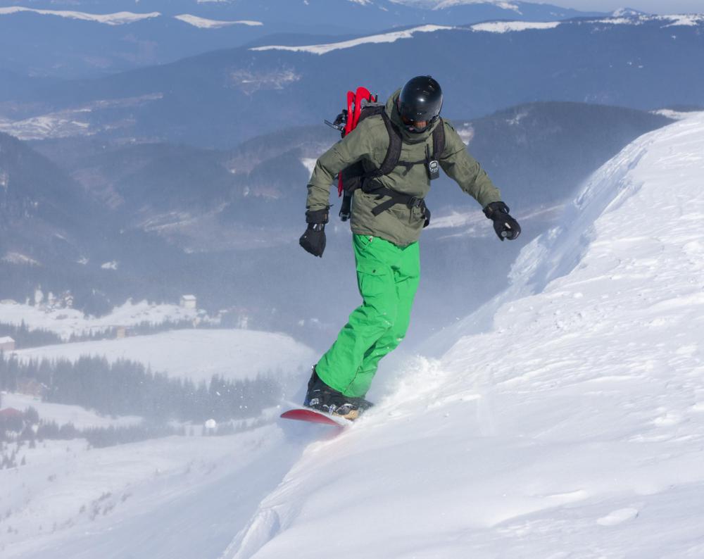 Snowboarders may use black diamond trails.