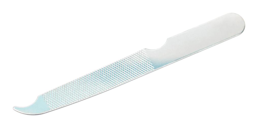 Emery boards are flexible, giving them an advantage over stiff metal nail files.