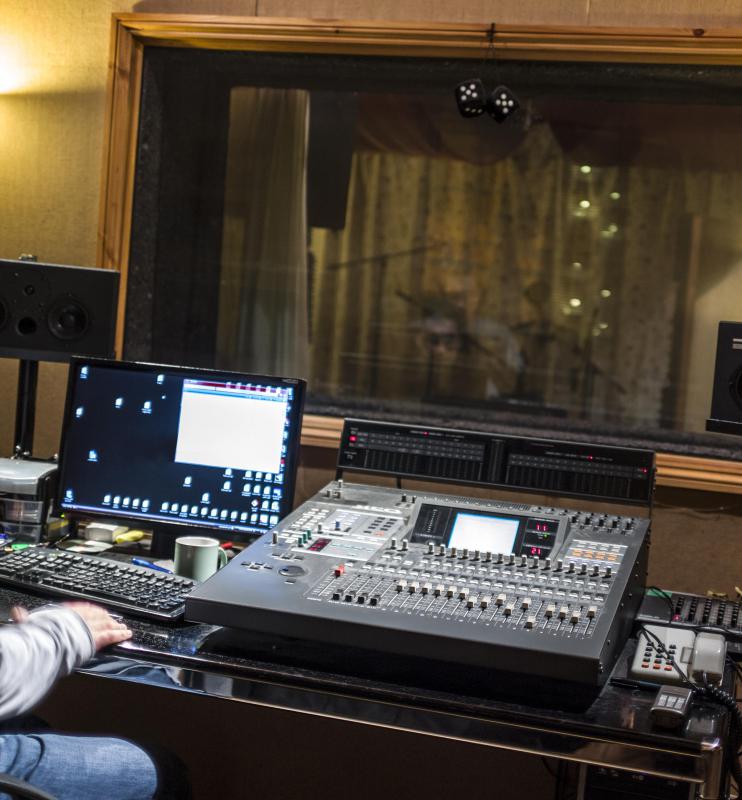 In recording studios, soundproof booths are used to eliminate background noise.