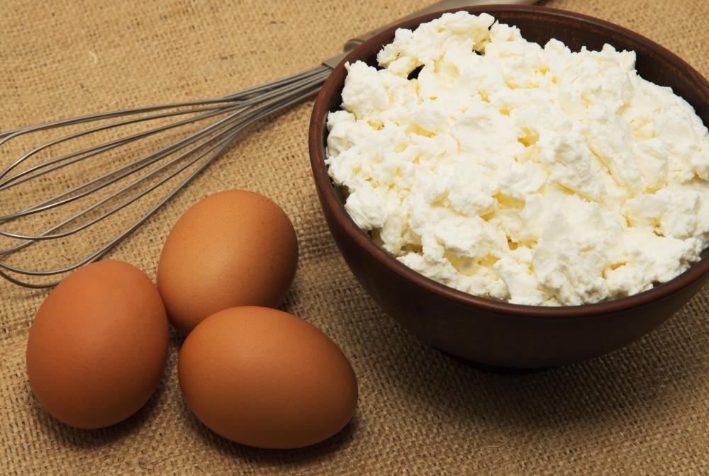 Eggs and light cottage cheese are both permitted on the Stillman Diet.