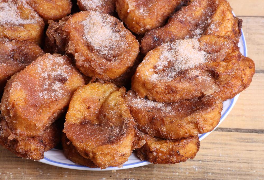 Candidiasis symptoms may be heightened if a person has eaten food containing large amounts of sugar.