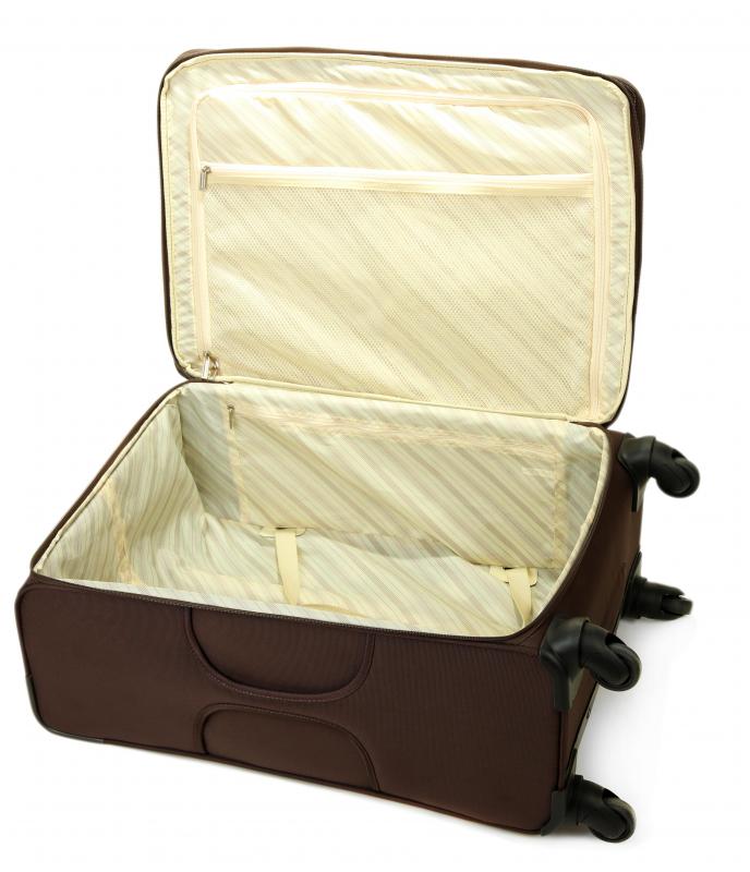 Suitcase lined with tricot.