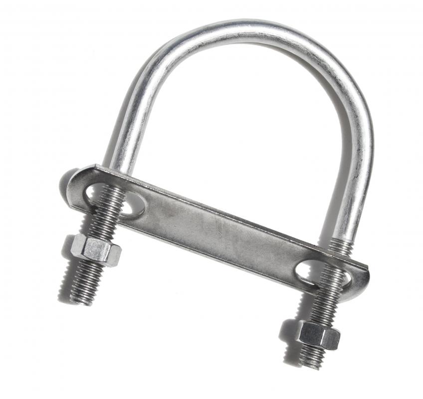 Ski ropes are fastened to a U-bolt on the back of a boat.
