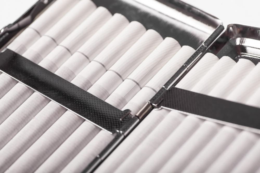 Smoking light cigarettes does little to reduce the health risks of smoking.