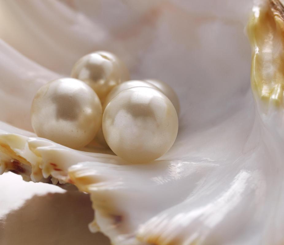 Juliet caps were often ornamented with pearls.