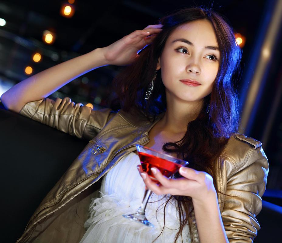 Mixing alcohol and ciprofloxacin can decrease the body's ability to fight bacterial infections.