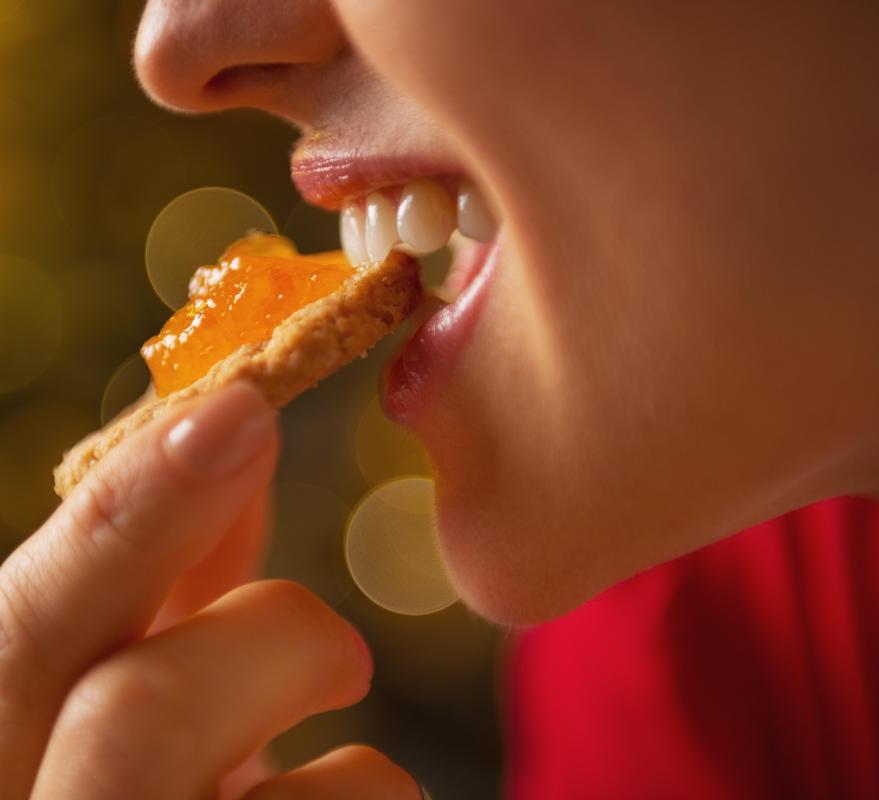 People suffering from pulp necrosis may experience difficulty eating.