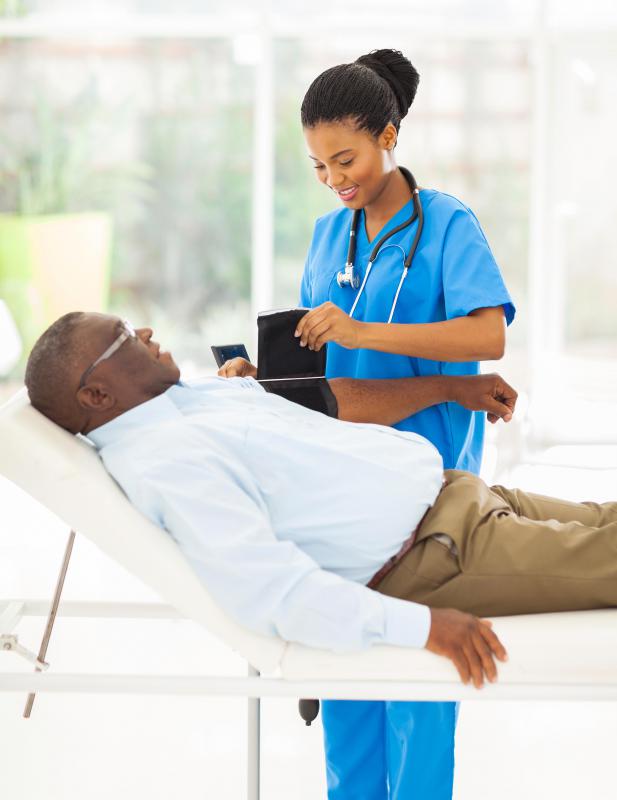 Symptoms of hypercapnia may include elevated blood pressure.