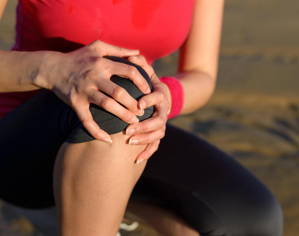 A knee brace may be useful for individuals who have suffered from a knee sprain.