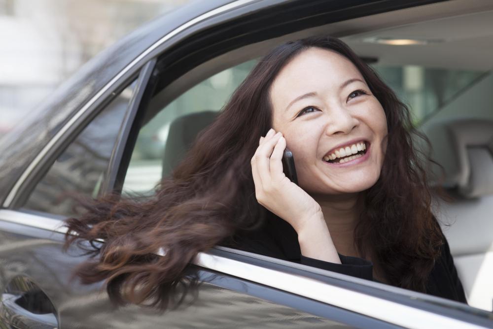Curb weight does not take into account the weight of the driver or passengers of a vehicle.