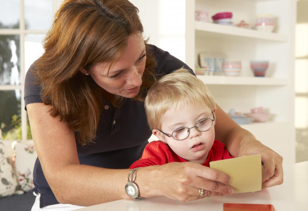 A commonly used speech therapy technique requires the therapist to make a list of words with which a patient has difficulty.