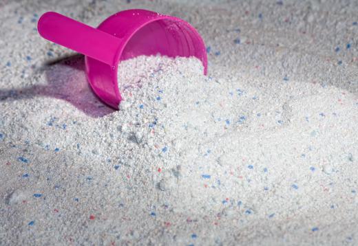 Some forms of aluminum silicate are contained in laundry detergent.